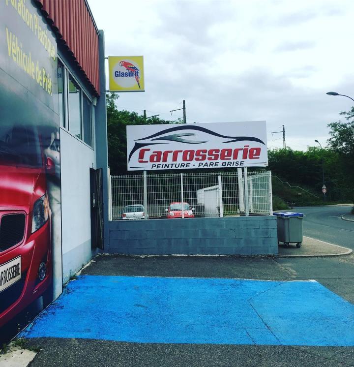 Création de panneaux publicitaires extérieurs Mâcon 